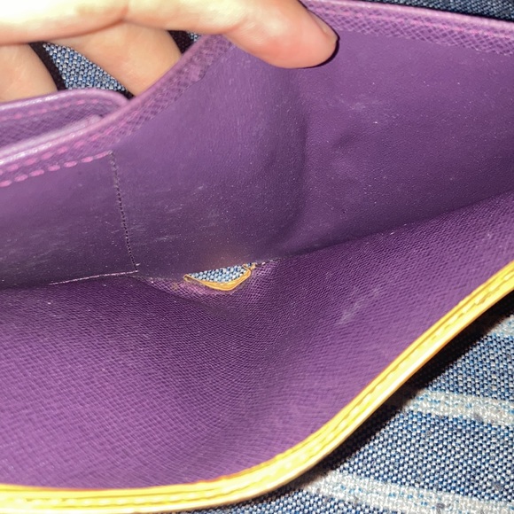 LV Epi Marco Snap Wallet, It is in good Condition!! Please look at Pictures!! - Picture 9 of 12